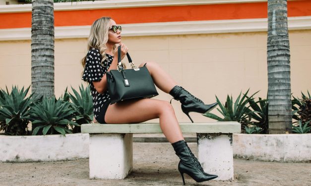 Tren Fashion 2025: Warna Bold Dan Desain Futuristik