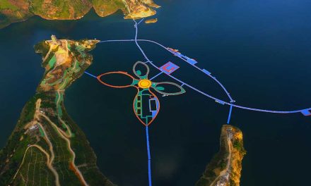 Wisata Floating Walkway Di Guizhou Tiongkok