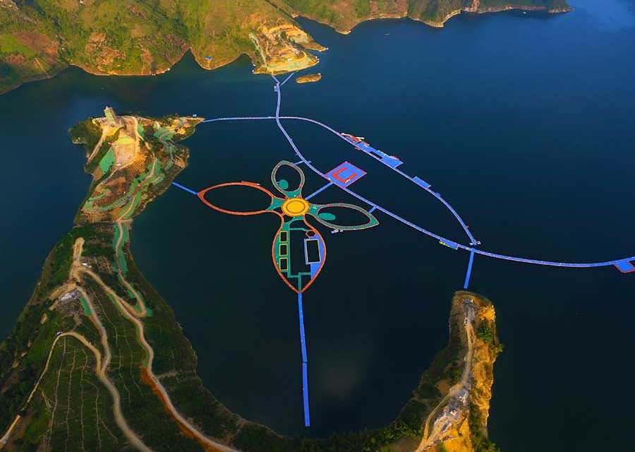 Wisata Floating Walkway Di Guizhou Tiongkok