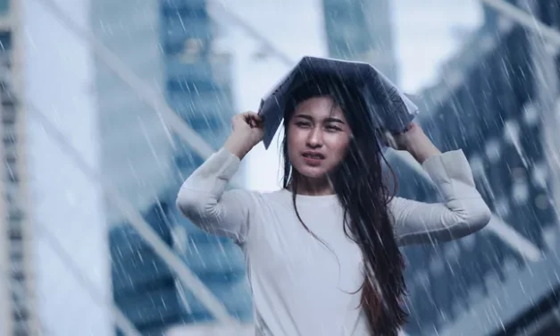 Pusing Akibat Kehujanan, Ketahui Alasannya
