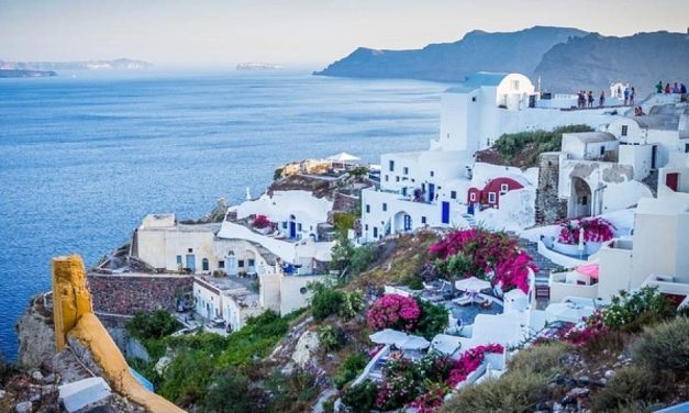 Santorini Tempat Yang Dibangun Seperti Dongeng