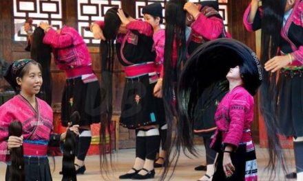 Desa Huangluo Red Yao Di China