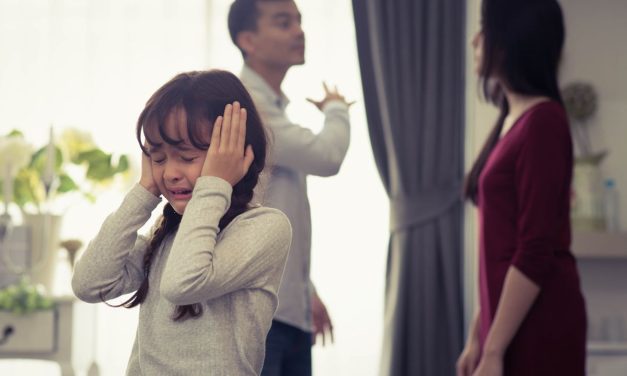 Tanda Anak Mengalami Luka Batin Akibat Perceraian