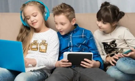 Ciri Ciri Anak Kecanduan Gadget