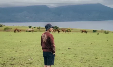 Savana Mausui Di Flores Yang Begitu Menakjubkan