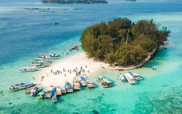 Pulau Tidak Berpenghuni, Pulau Dolphin Di Kepulauan Seribu