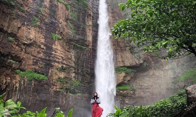 Kapas Biru Waterfall Di Lumajang Dengan Pesonanya