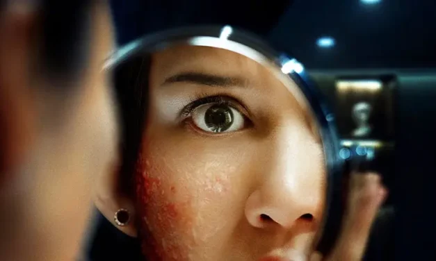 Akhir Terbuka A Normal Woman: Kebebasan Atau Pelarian?