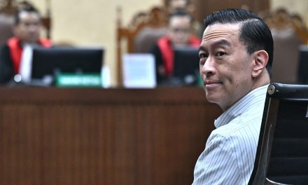 Gula, Kekuasaan Dan Penjara: Tom Lembong Terjerat Korupsi