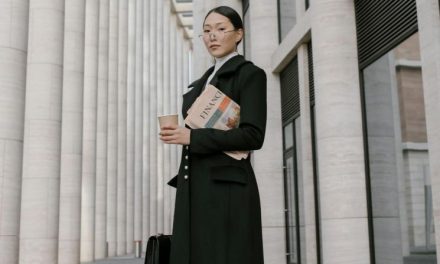 Quiet Confidence: Saat Elegansi Bicara Lewat Sikap