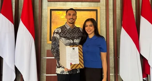 Demi Jessica Iskandar & Anak-anak, Vincent Verhaag Resmi WNI