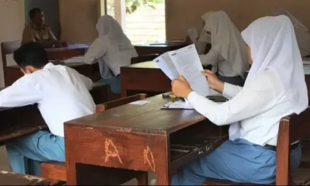 Pemprov Jateng Hadapi Petisi Penolakan Rencana Sekolah 6 Hari