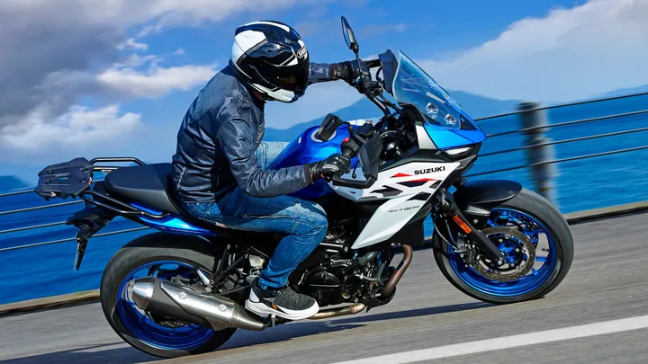 Desain Ergonomis Suzuki SV-7GX Fokus Pengalaman Touring