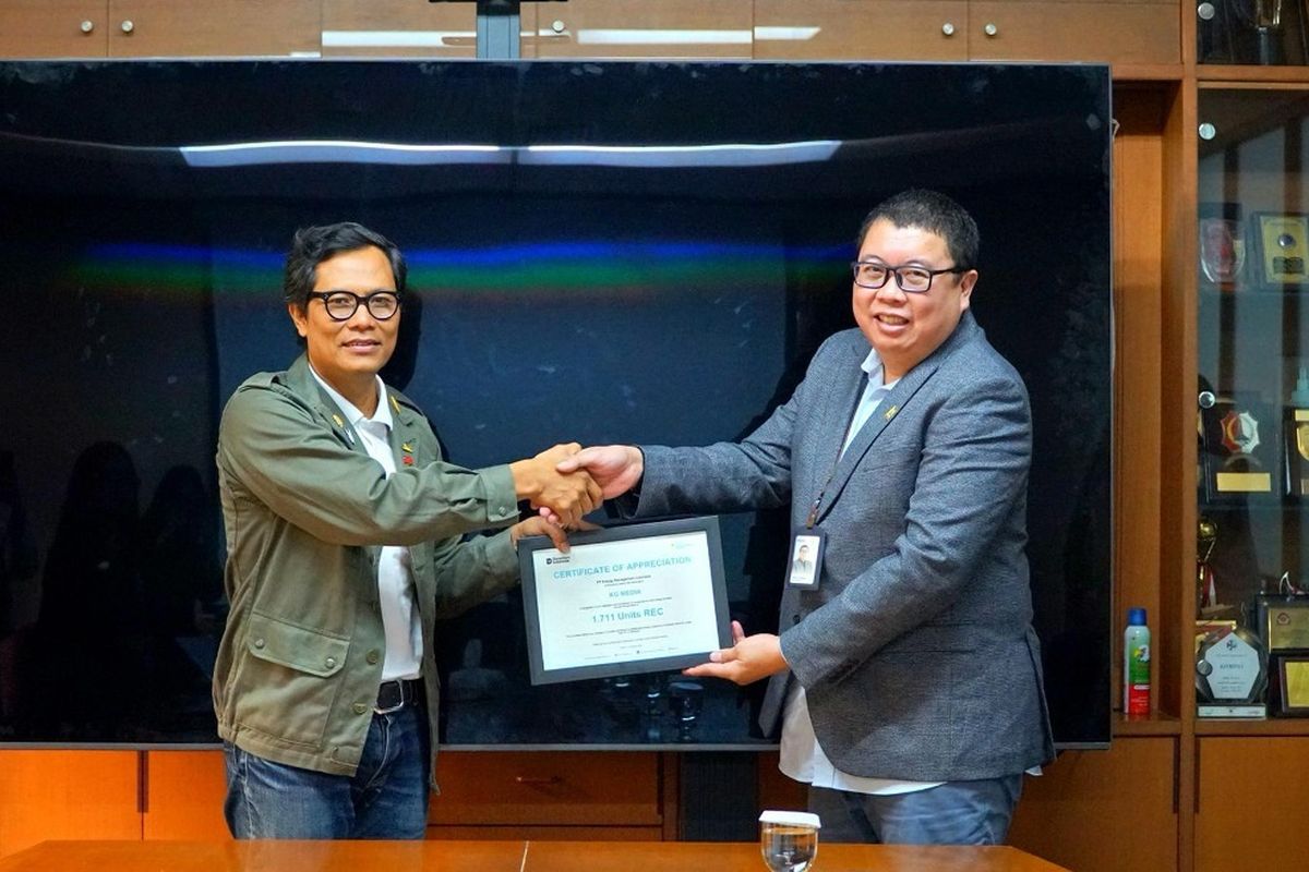 Aksi Nyata Transisi Energi, KG Media Pilih Listrik Terbarukan PLN