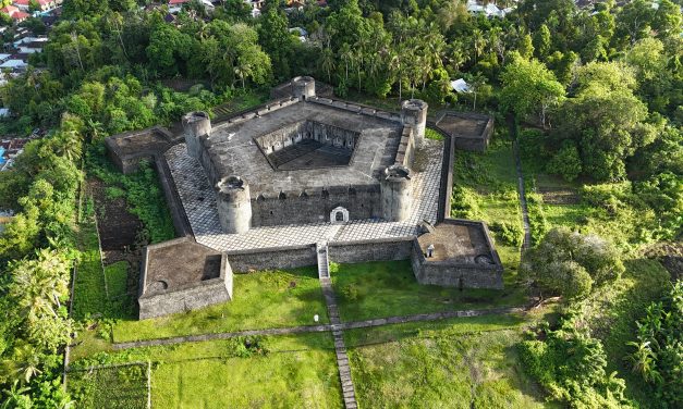 Banda Neira: Permata Timur yang Mengubah Jalur Sejarah Dunia