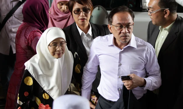 Sikap Jujur Anwar Ibrahim Hadapi Tekanan Mundur Dari Oposisi