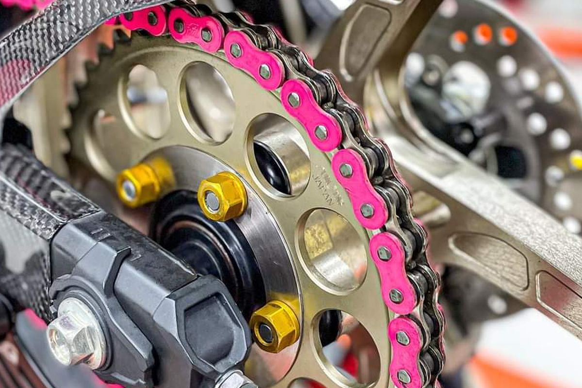 Tips Motor Awet: Kenali Musuh Utama Bikin Rantai Cepat Aus