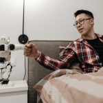 Robot Humanoid Membantu Operasional Hotel Modern