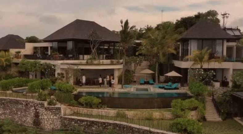 Mengintip 4 Fasilitas Elite Di Vila Mewah Irwan Mussry