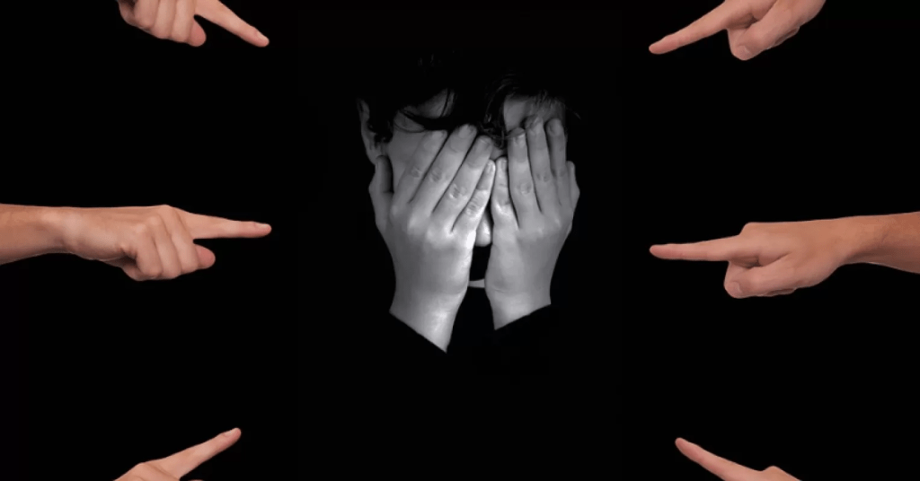 Berhenti Salahkan Baju Korban, Saatnya Stop Victim Blaming