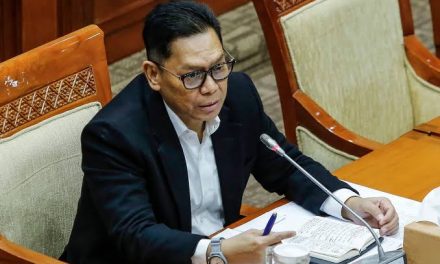 Resmi Di Lantik: Adies Kadir Jabat Hakim MK Usai Lepas DPR